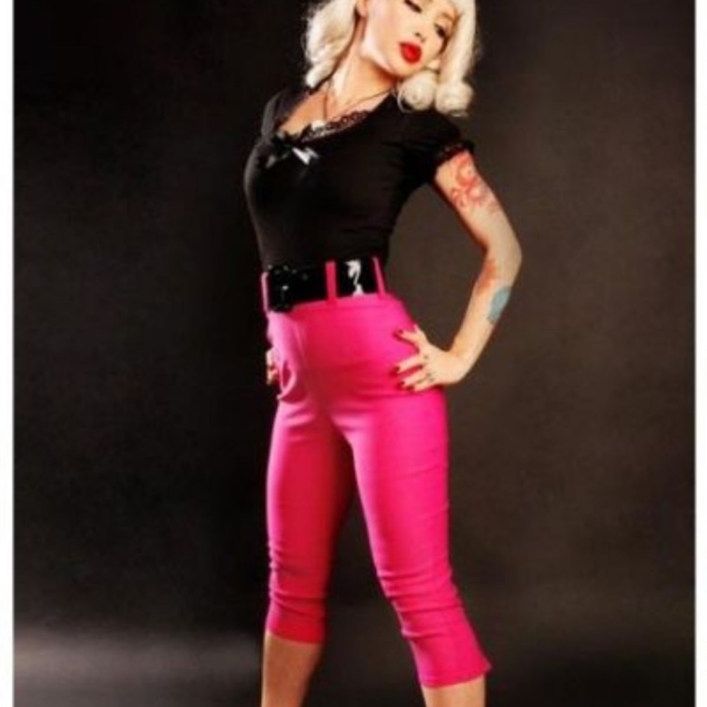 Deadly dames hot pink capris